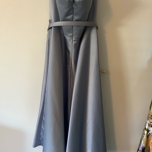 Halter strap satin dress - Picture 9 of 9